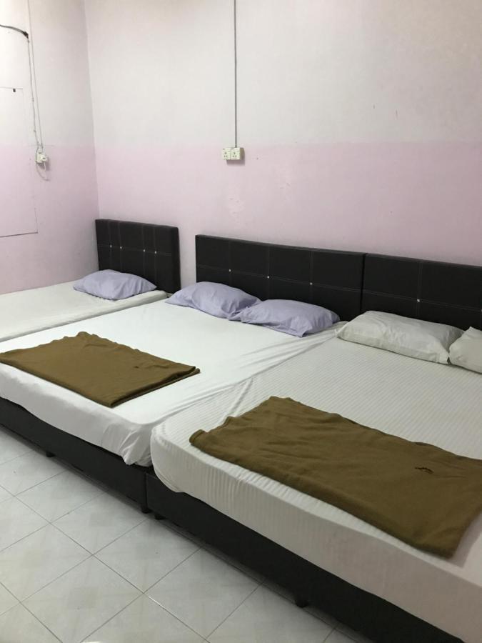 Yb House Hotel Куантан Екстериор снимка