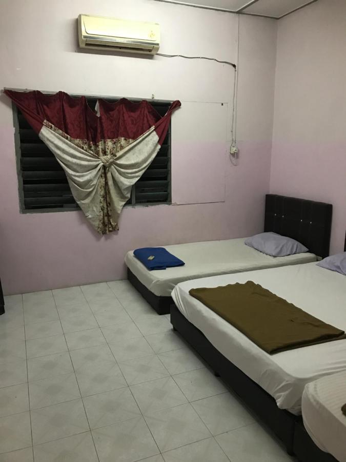 Yb House Hotel Куантан Екстериор снимка