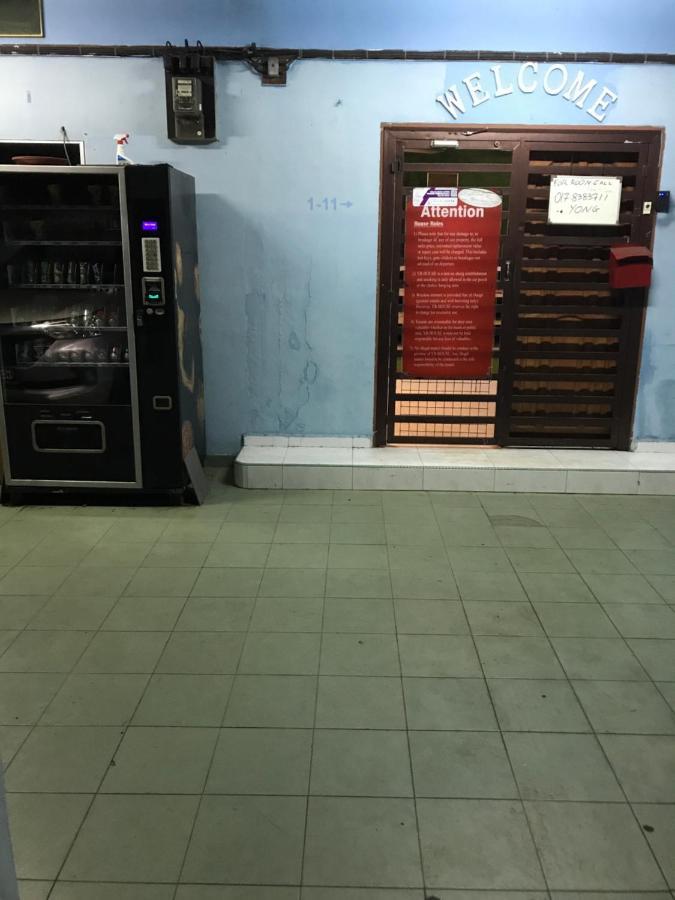 Yb House Hotel Куантан Екстериор снимка
