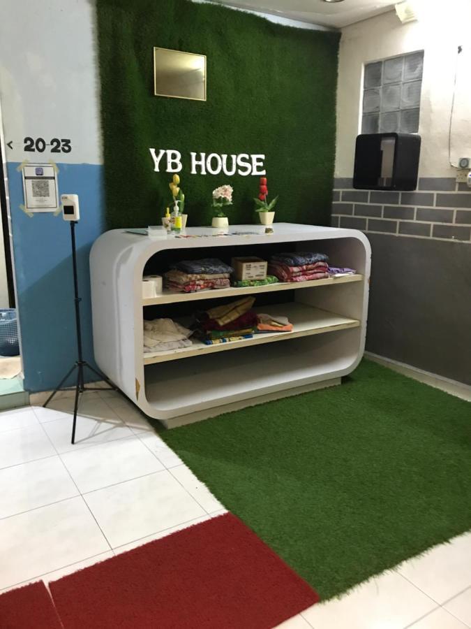 Yb House Hotel Куантан Екстериор снимка