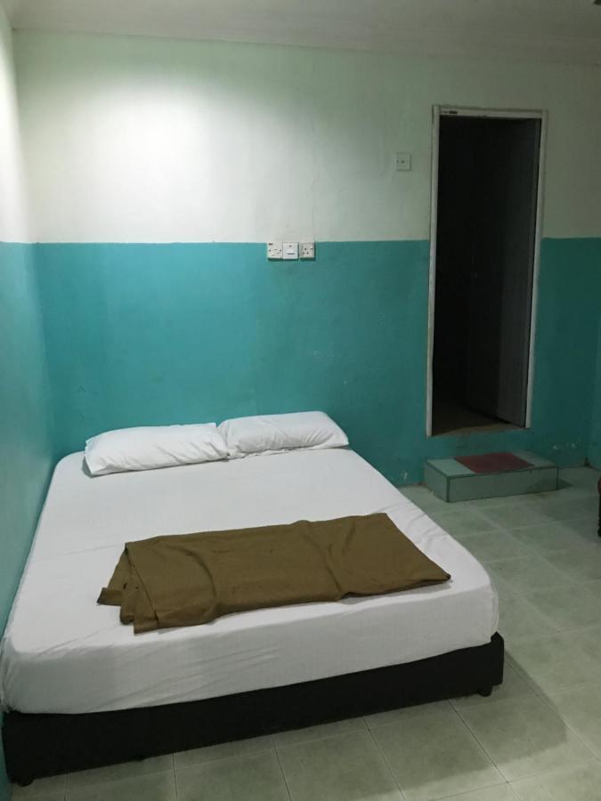 Yb House Hotel Куантан Екстериор снимка