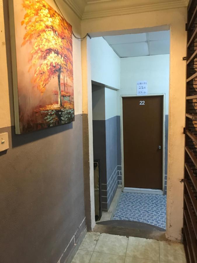 Yb House Hotel Куантан Екстериор снимка