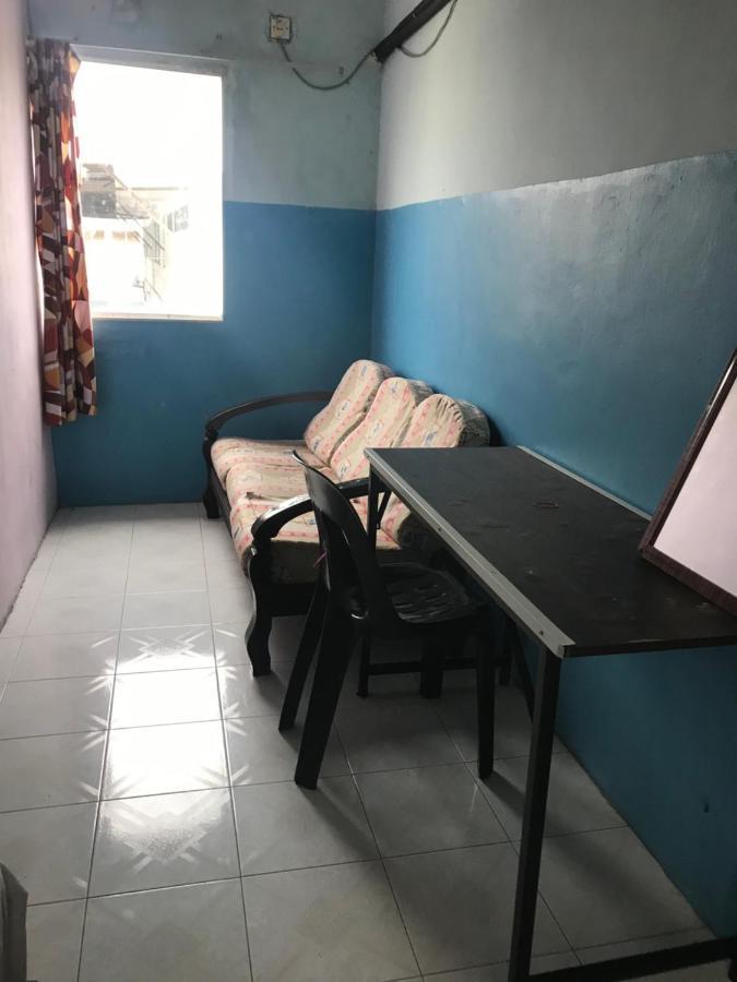 Yb House Hotel Куантан Екстериор снимка