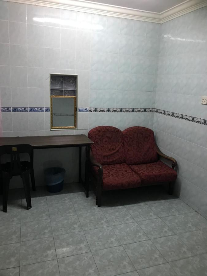 Yb House Hotel Куантан Екстериор снимка